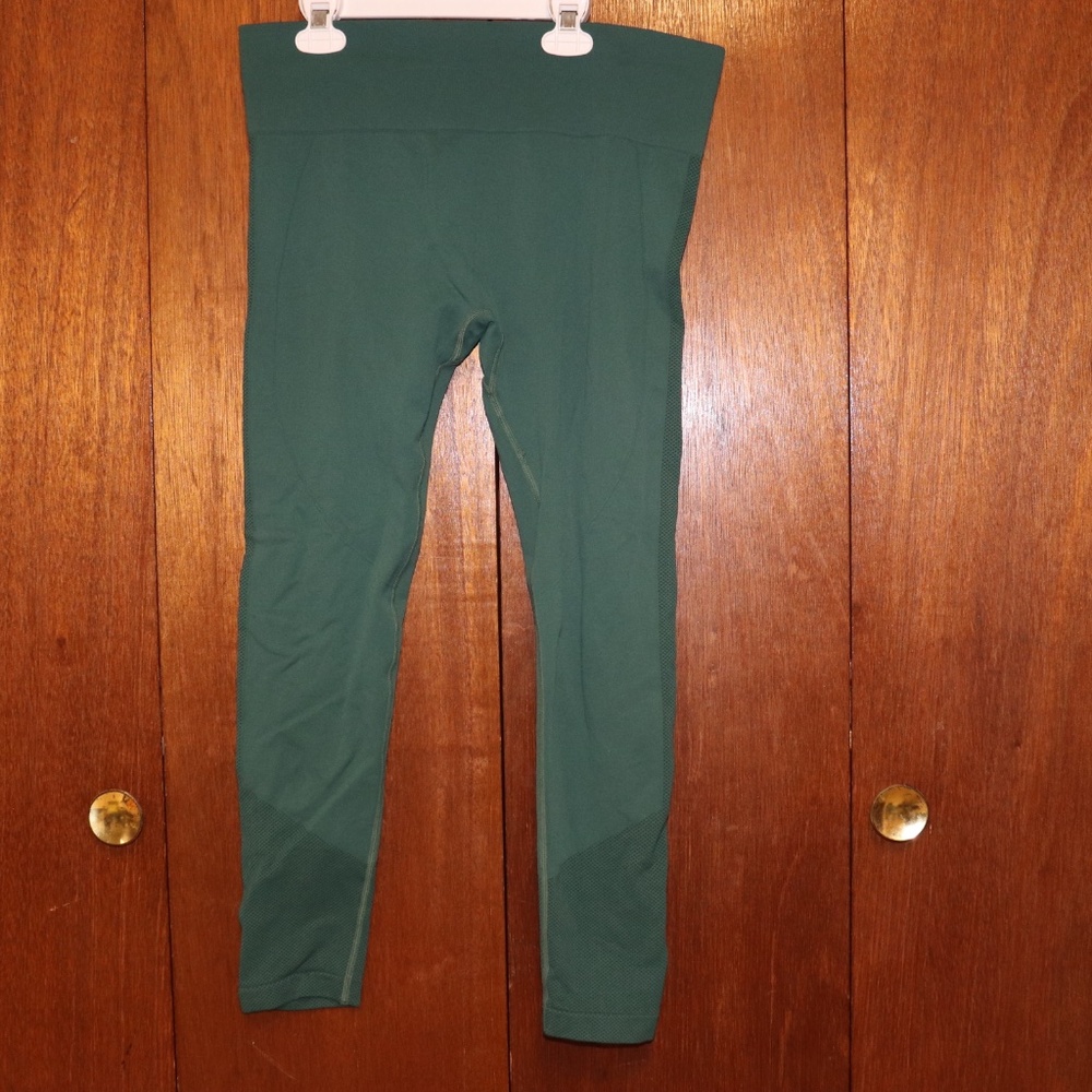 Green Scrunch Butt Leggings